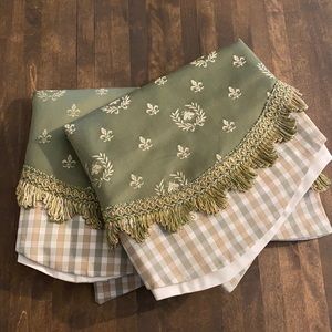 Valances - bee 🐝 motif